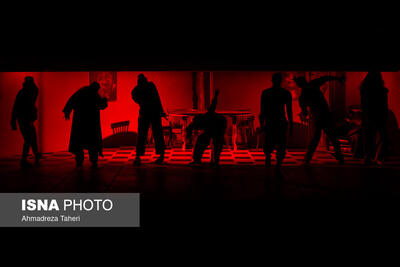  نمایش  مادر مخوف