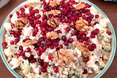  طرز تهیه سالاد پاییزی متفاوت با سس گردو و آب انار؛ خوشمزه و مقوی
