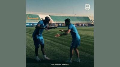  ویدیو| تمرین شادی بعد از گل بازیکن خارجی لیگ برتر به سبک بندری!