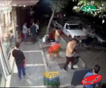  ببینید | حمله وحشیانه و کت زدن پیرمرد و پیرزن توسط اراذل و اوباش در شهرستان اهر - کلبه سرگرمی