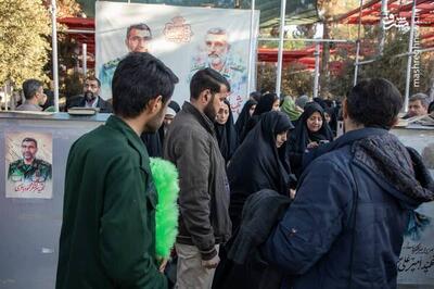  آغاز هفته هوافضای سپاه با عطرافشانی و گلباران مزار شهدا