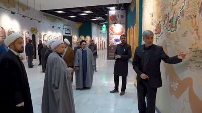  رواق خدمت میزبان جمعی از فضلای حوزه علمیه و روحانیون حرم رضوی