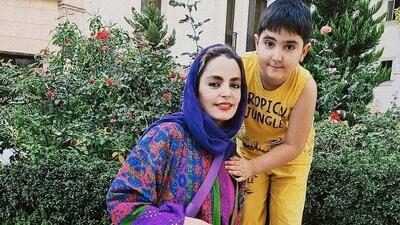  تیپ‌های شیک سپیده خداوردی و پسرش در سلفی جدید آسانسوری!