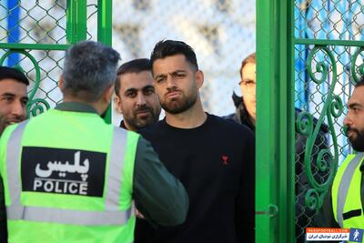  مشکل پورعلی گنجی مدافع پرسپولیس در ورود به ورزشگاه شهرقدس برای دیدار با استقلال