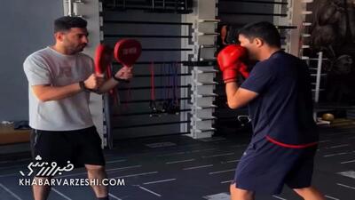  ویدیو| وحید هاشمیان در حال تمرین بوکس! - پارس فوتبال