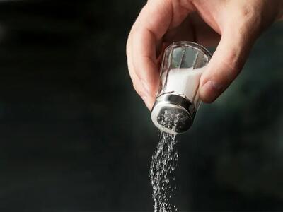  راهکار ساده برای جلوگیری کلوخه شدن نمک در نمکدون