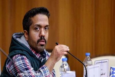  نماز خواندن امید علیمردانی، بازیگر «ستایش» بر فراز دیوار بزرگ چین! / صحنه غیرمنتظره‌ای که قلب کاربران را به تپش انداخت