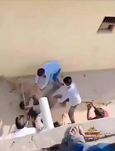  فیلم حضور پلنگ در روستا و درگیری با اهالی چوب به دست