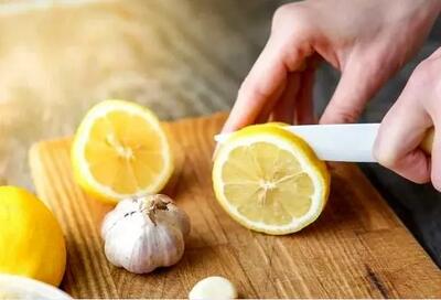  طرز تهیه معجون سیر و لیمو؛ بازکننده رگهای قلب