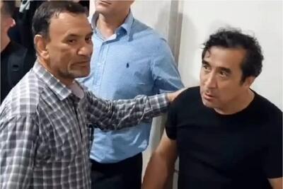  مشاجره شدید خداداد عزیزی با هوادار خیبر بعد شکست تراکتور+ ویدیو