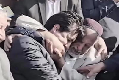  آواز جگرسوز؛ پدر صابر کاظمی با دل جون فرهاد قائمی رو بوس و بغل میکنه همه زجه زدن