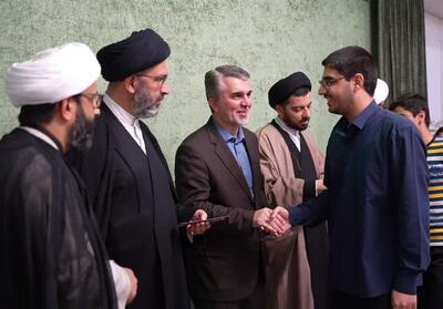  تقدیر از قاریان برگزیده در اختتامیه اردوی تیم ملی قرآن اسوه - تسنیم