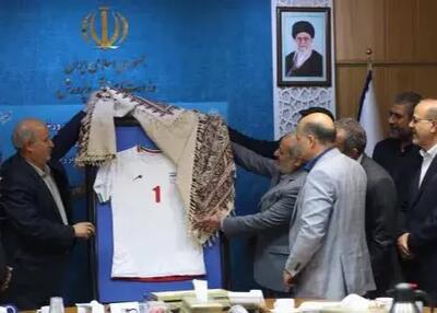  بدرقه‌ تیم‌های ملی دانش آموزی با حضور مهدی تاج