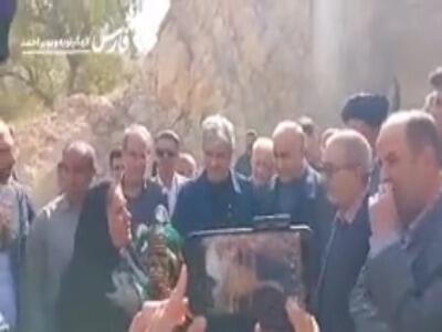 استقبال متفاوت از معاون وزیر در دیل گچساران