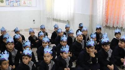  سفیران آب در اردبیل خانواده‌ها را به صرفه‌جویی دعوت می‌کنند