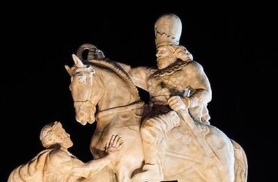  یک مجسمه‌ساز: مجسمه شاپور ساسانی کیفیت و خلاقیت ندارد