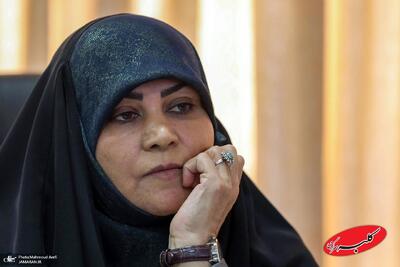  ببینید | حمله سکینه پاد به برادر داماد رئیسی: چرا همه جا خود را با عنوان برادر داماد رئیس‌جمهور خطاب می‌کنید؟ - کلبه سرگرمی