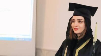  اشک شوق بهنوش طباطبایی در جشن فارغ التحصیلی دکترا + فیلم و عکس