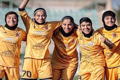  خاتون بم رویای قهرمانی را با تحقیر ملوان زنده نگه داشت؛ صدرنشینی مقتدرانه در لیگ برتر