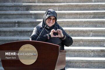  استقبال کیهان از طعنه یک روزنامه به خانم سخنگو