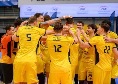  شاهکار تیم سابق اسماعیل‌نژاد: قهرمان زانو زد