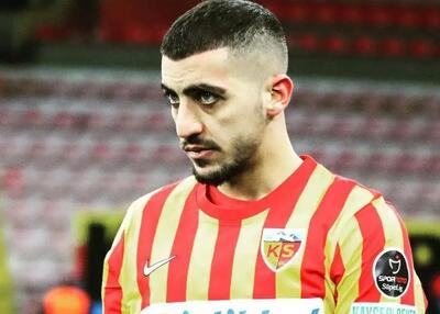  مجید حسینی مقابل فنر ادامه می‌دهد