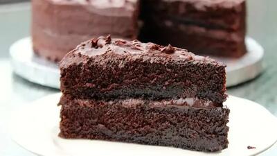  طرز تهیه کیک خیس شکلاتی (فیلم)