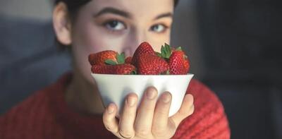  ۹ دلیل برای اینکه باید توت‌فرنگی را به رژیم زمستانی خود اضافه کنید
