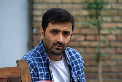  گشت و گذار بازیگر سریال همه چیز آنجاست در آرامگاه کوروش