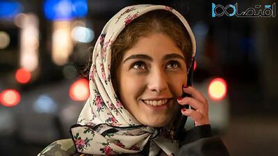  تاریخ وبگردی | تصویری از مدلینگ فوق خاص الیکا ناصری با مدل مانتو های دخترونه و عروسکی