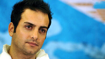  تاریخ وبگردی | تغییر چهره شوکه کننده از حامد کمیلی همراه با گرد سفید پیری