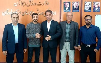  دیناروند : حمایت از ورزشکاران و قهرمانان دغدغه اصلی مجموعه ورزش و جوانان لرستان است 