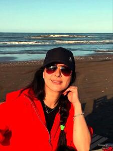  گشت و گذار مارال بنی‌آدم در کنار دریا با تیپ ساحلی+ عکس | اقتصاد24