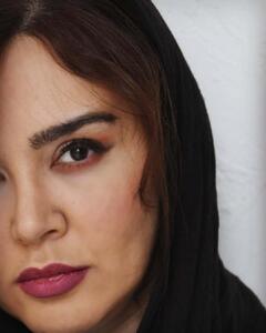  ژست جالب شیرین نون‌خ با صورت نصف و نیمه + عکس | اقتصاد24