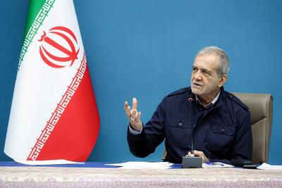  پزشکیان: تمام نارسایی‌ها را می‌توان با اتکا به ذهن خلاق جوانان به نتیجه رساند