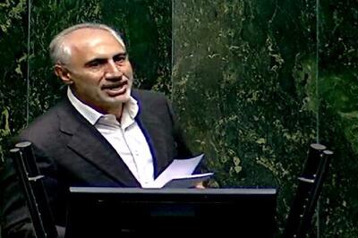  مثل این است که آدم ۲ متری را در لحاف نیم‌متری جا بدهیم! + ویدئو | مثال عجیب نماینده مجلس درباره نحوه تنظیم یک آیین‌نامه