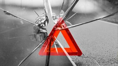  برخورد مینی‌بوس و پژو در کمربندی شمال نجف‌آباد و مصدومیت ۱۳ نفر