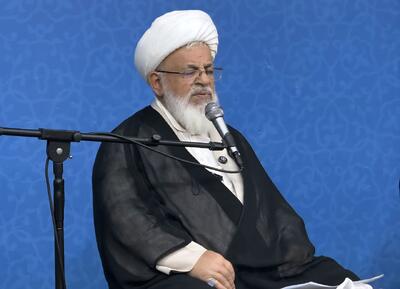  امام جمعه یزد: تبیین واقعیت‌ها رسالت اصلی خبرنگاران است