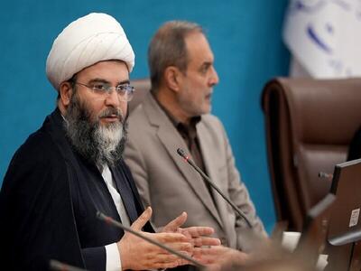  روحانیان مساجد نقشی فراتر از پیش‌نمازی داشته باشند