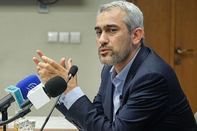  وزیر اقتصاد: سرمایه های مردم و بنگاه های اقتصادی در صندوق های ارزی صیانت می شود