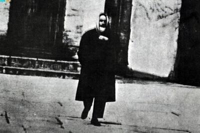  بعد از تبعید، امام چه کسی را وصی خود قرار داده و بر انجام چه عملی تاکید کردند؟