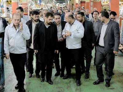  مدیران رسانه ملی از خطوط تولید سایپا بازدید کردند/ تأکید سایپا و رسانه ملی بر حمایت از تولید ملی و بازتاب پیشرفت‌های صنعت خودرو