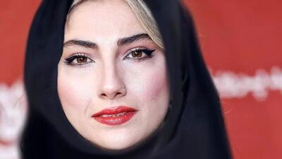  محیا دهقانی با استایلی فوق‌العاده و مانتوی کتی شیک در اکران فیلم قلب رقه