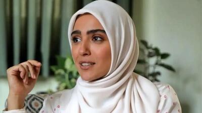  احساساتی شدن مونا کرمی در تولد پدرشوهرش مثل همیشه باوقار و متین : بابا سعید .... بودنتون برای همه‌مون مایه ی آرامش و افتخاره...