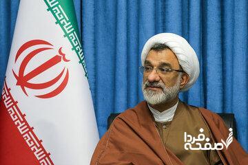  اظهارات دبیر شورای انقلاب فرهنگی درباره موتور سواری زنان؛ اگر با پوشش بد سوار شوند، خلاف شرع است/ مسائلی که دوقطبی ایجاد می‌کند به شدت خطرناک است