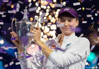  لحظه‌ای جنجالی در ریاض؛ لطفاً عکس نگیرید! /  فینال WTA با صحنه‌ای غیرمنتظره همراه شد