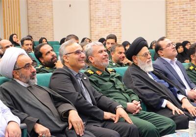  تقریظ امام خامنه ای بر کتاب «همسفر آتش و برف»/ رونمایی به‌زودی - تسنیم