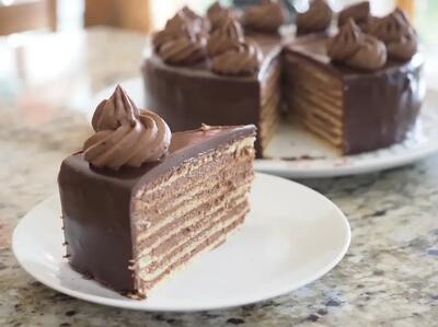  طرز تهیه کیک دو رنگ وانیلی شکلاتی