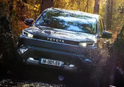  تویوتا هایلوکس الکتریکی از راه رسید