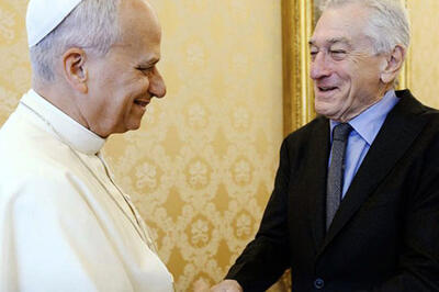  هدیه ویژه پاپ به رابرت دنیرو در کاخش